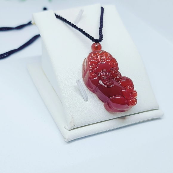 Red Agate Pixiu Carving necklace ♥ - Picture 4 of 4